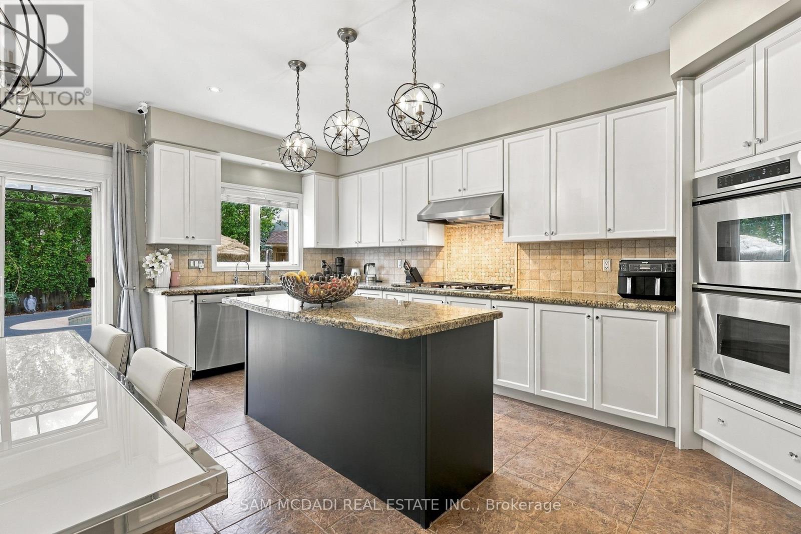 35 Tiana Court, Vaughan, ON photo 6