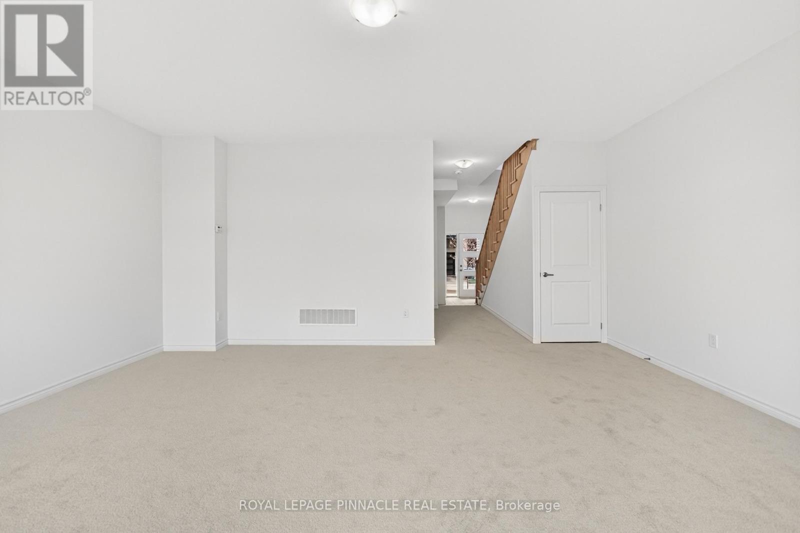 69 Inverary Crescent, Vaughan, ON photo 10