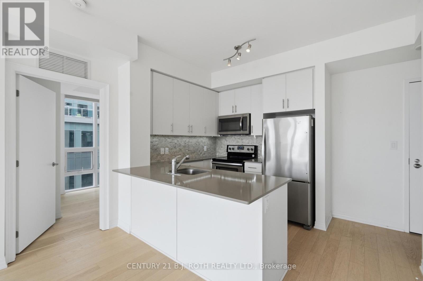 111 Worsley Street — photo 11