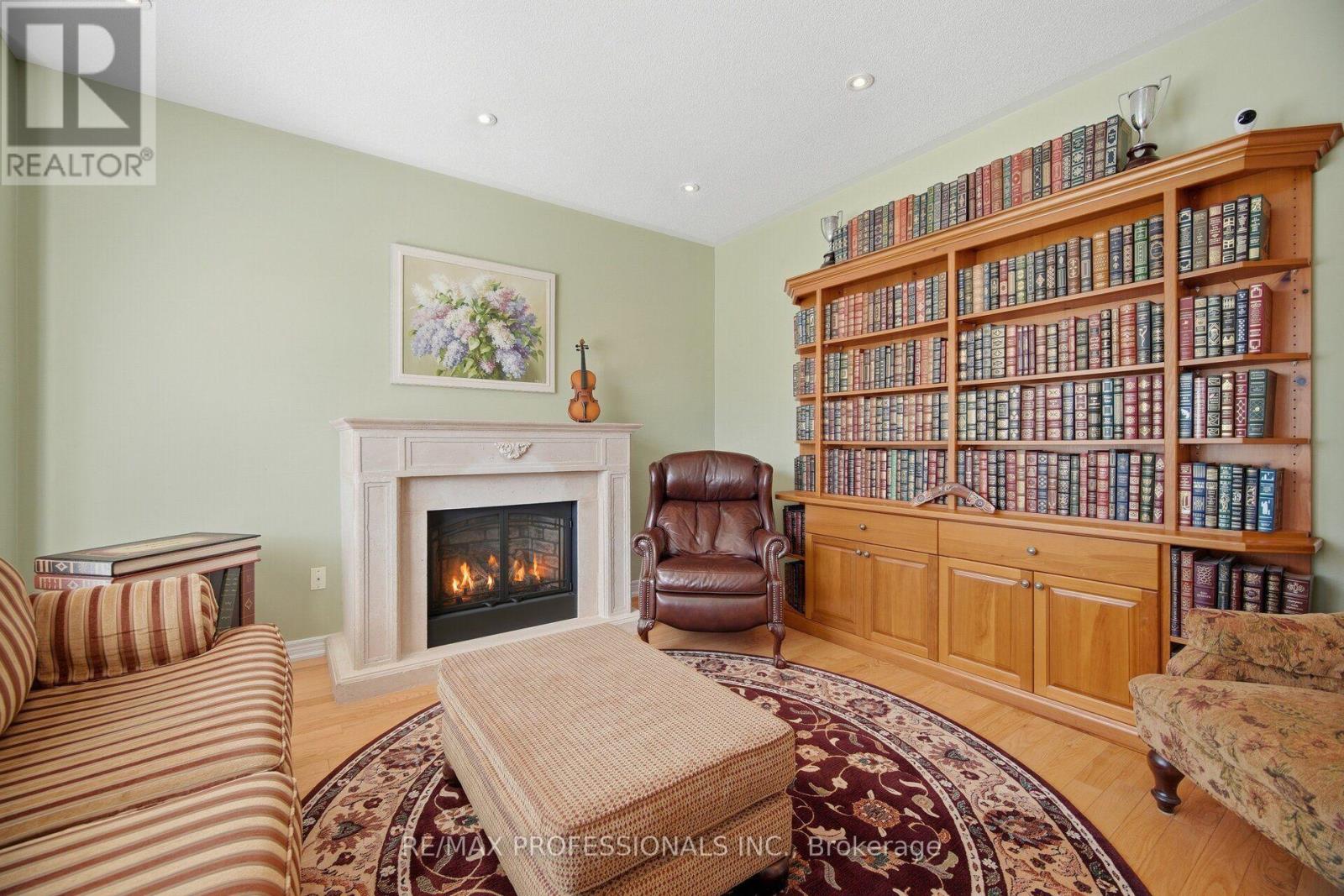 13 Dokkum Crescent, Brampton, ON photo 10
