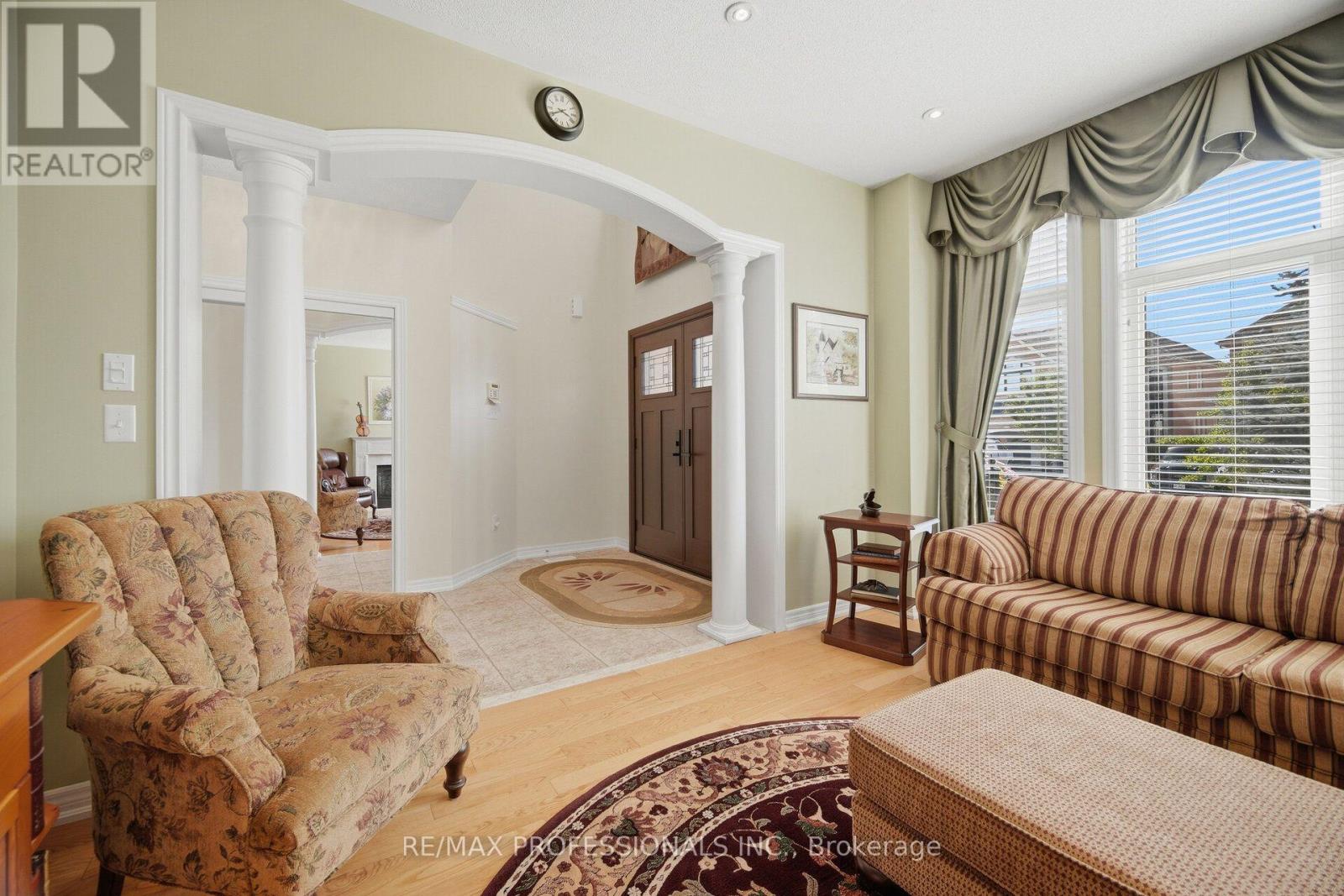 13 Dokkum Crescent, Brampton, ON photo 11