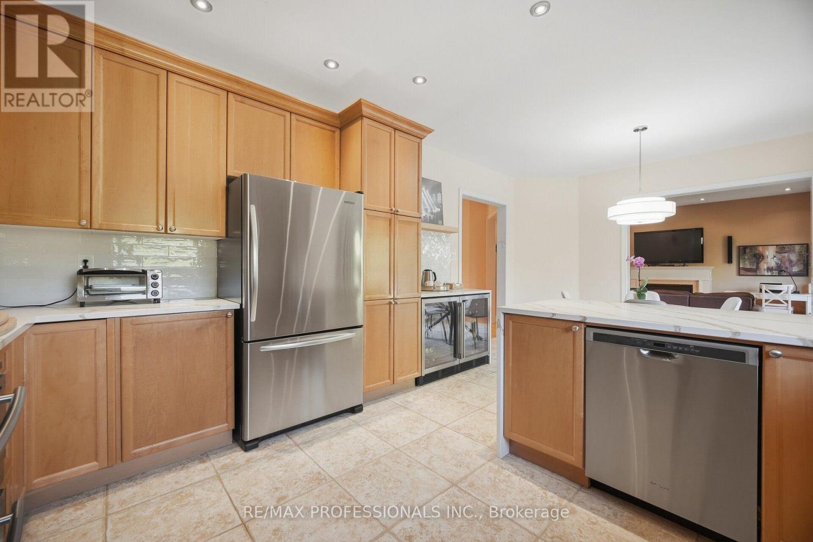 13 Dokkum Crescent, Brampton, ON photo 19