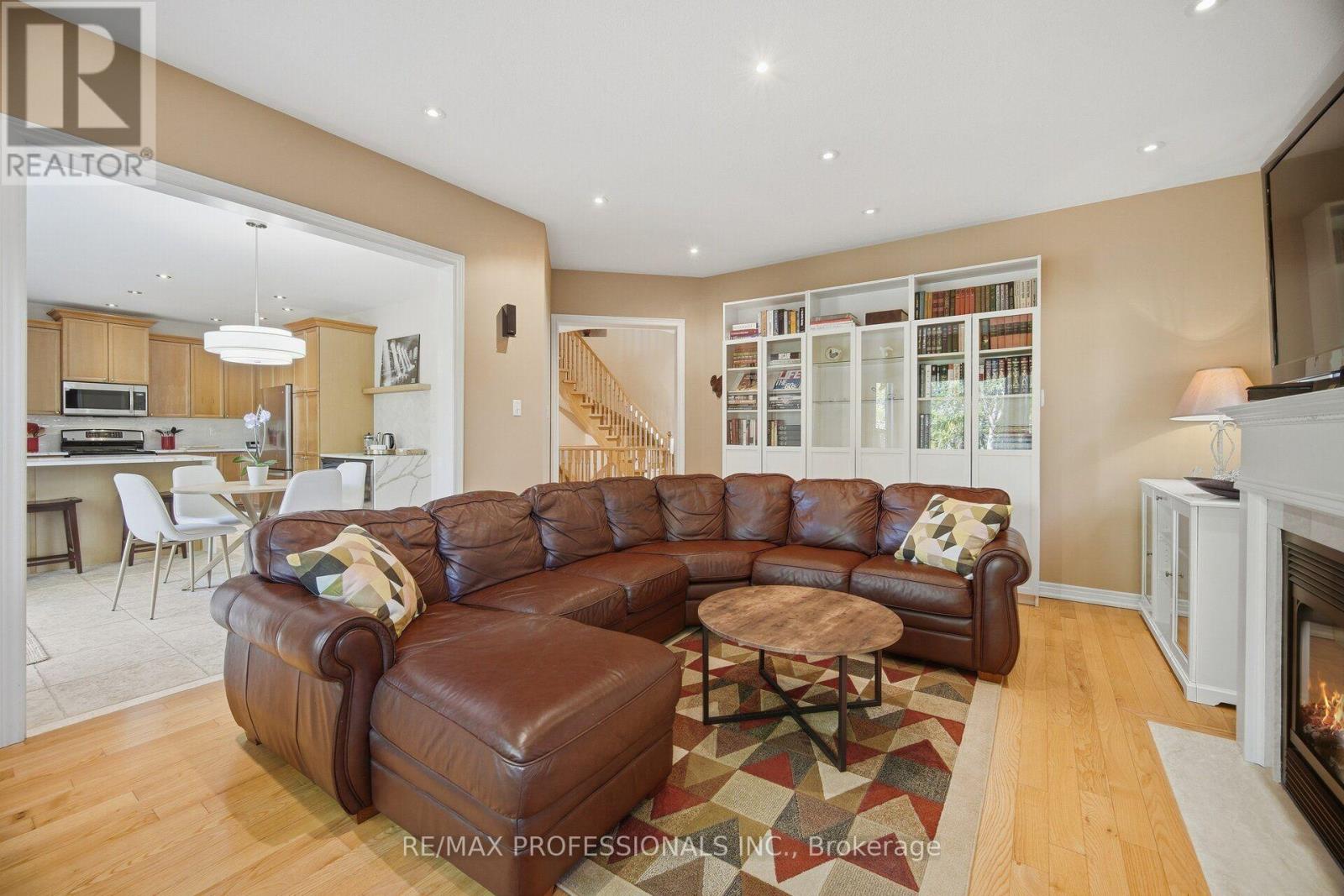 13 Dokkum Crescent, Brampton, ON photo 23