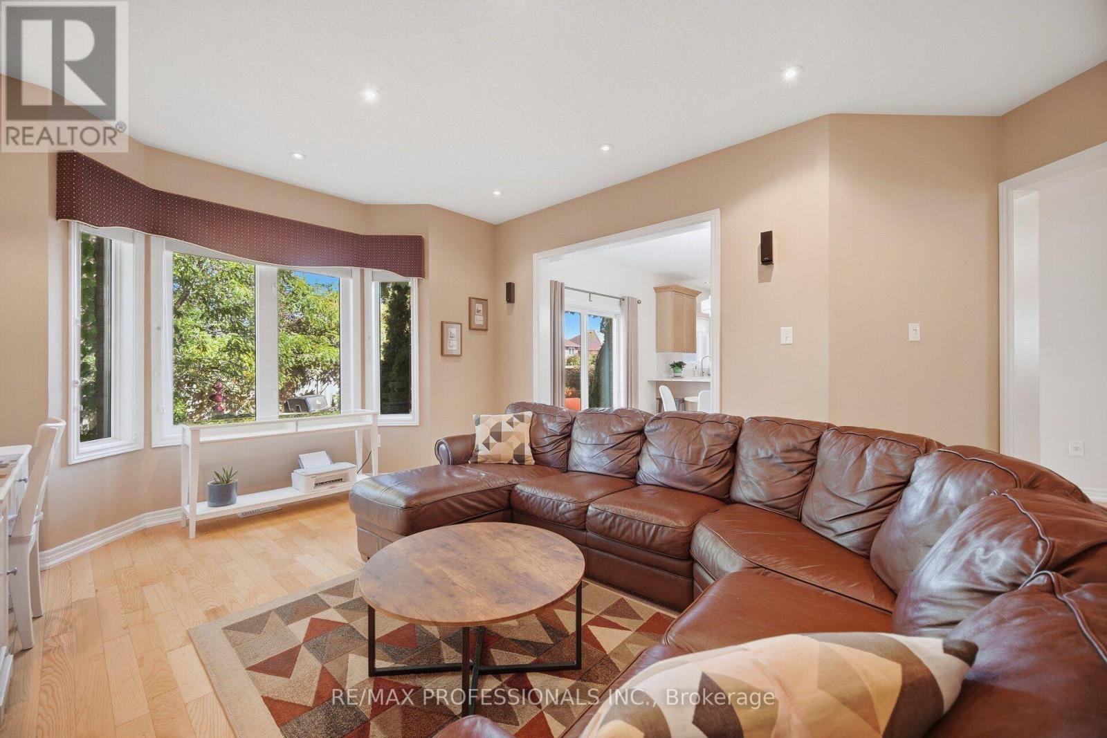 13 Dokkum Crescent, Brampton, ON photo 25