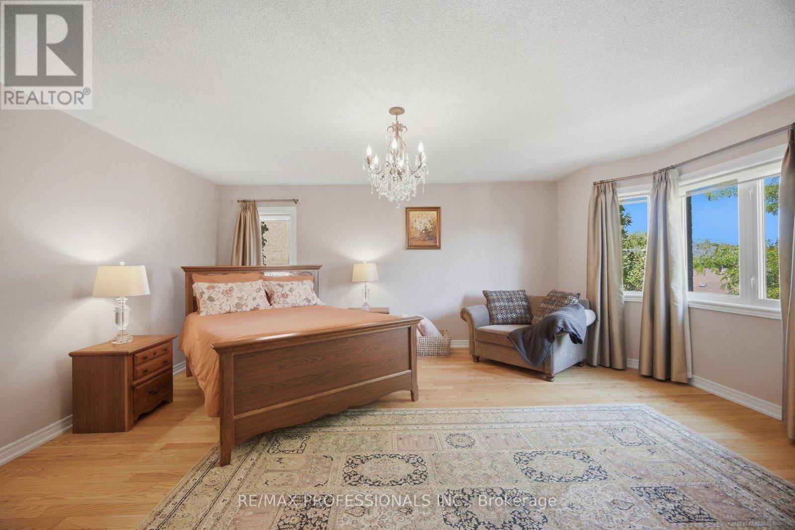 13 Dokkum Crescent, Brampton, ON photo 32