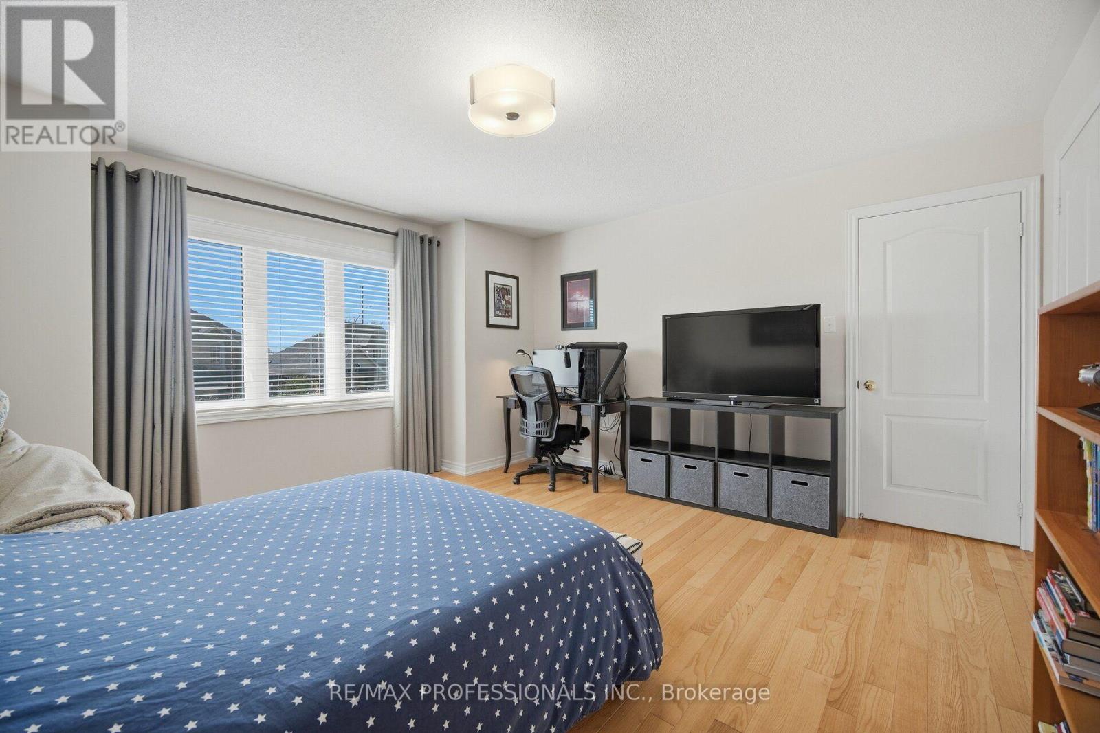 13 Dokkum Crescent, Brampton, ON photo 37