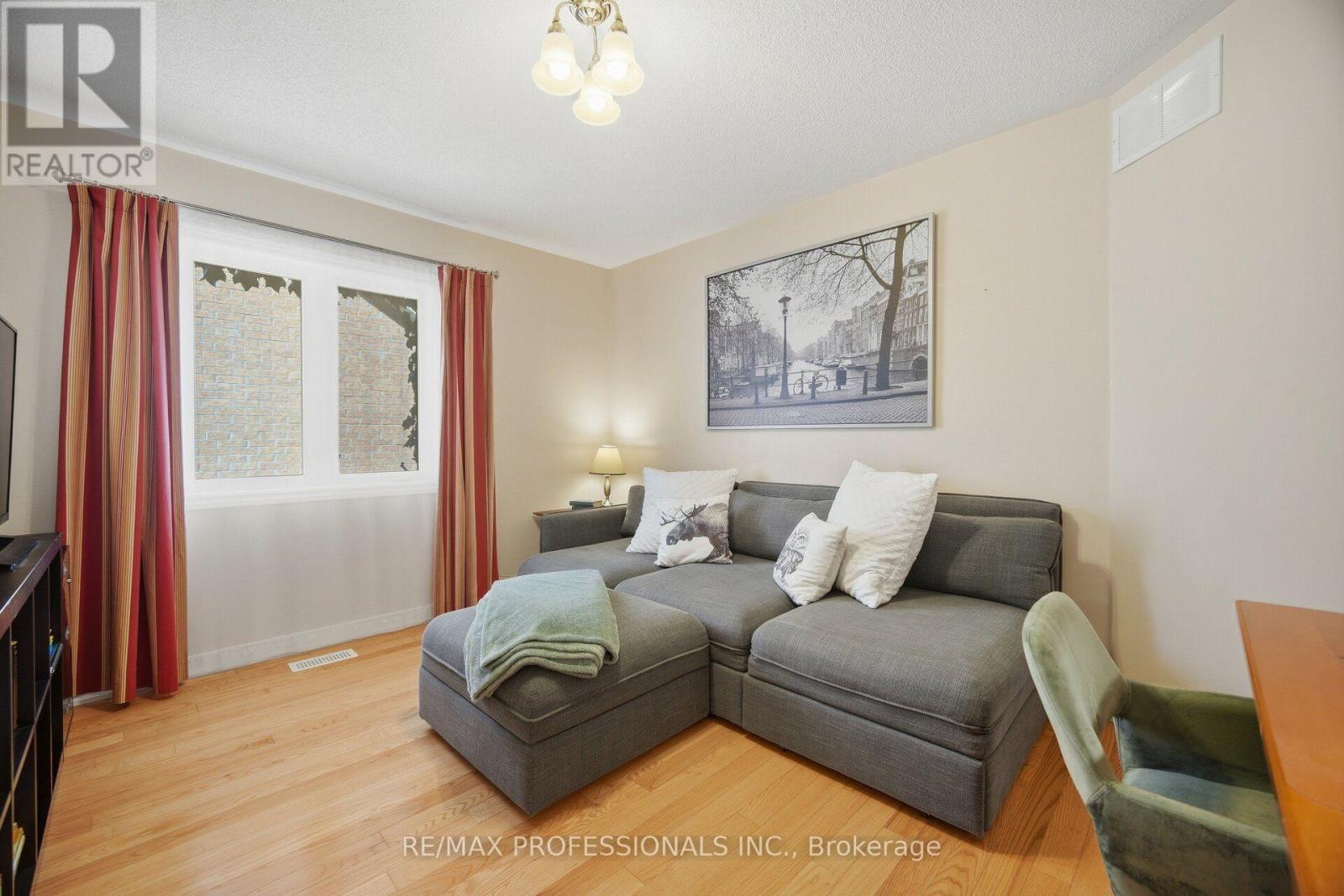 13 Dokkum Crescent, Brampton, ON photo 42