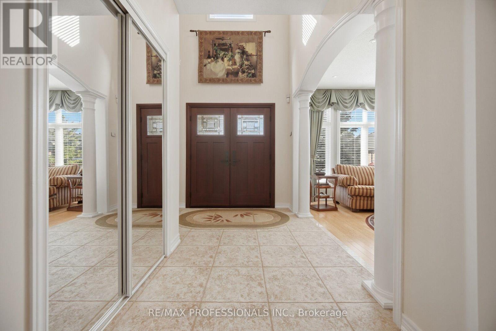 13 Dokkum Crescent, Brampton, ON photo 6