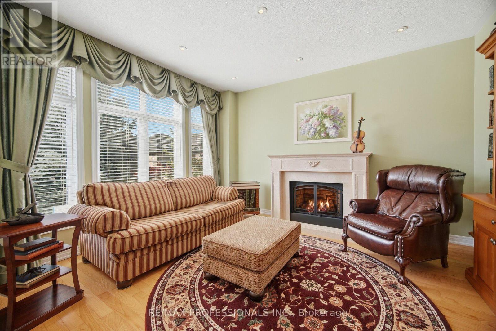 13 Dokkum Crescent, Brampton, ON photo 9