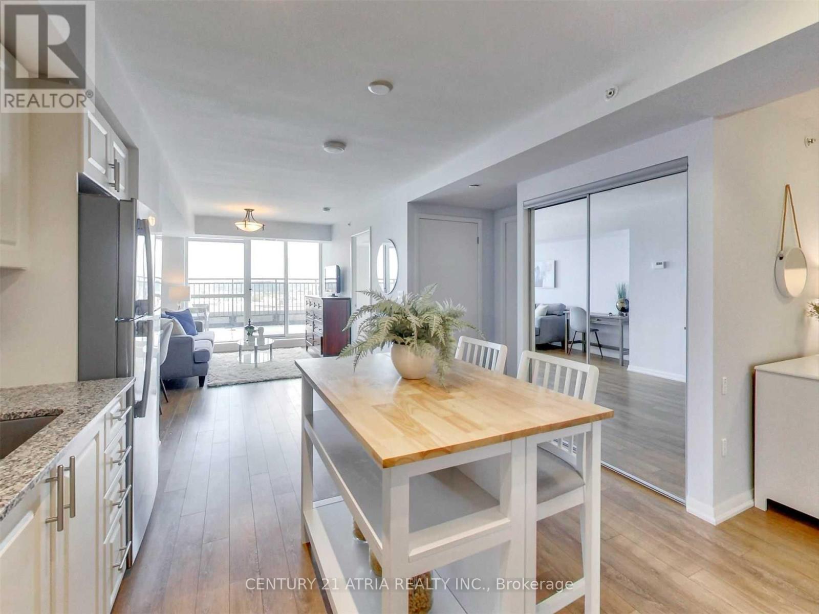 3091 Dufferin Street — photo 2