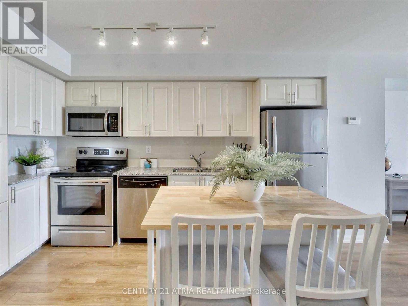 3091 Dufferin Street — photo 3