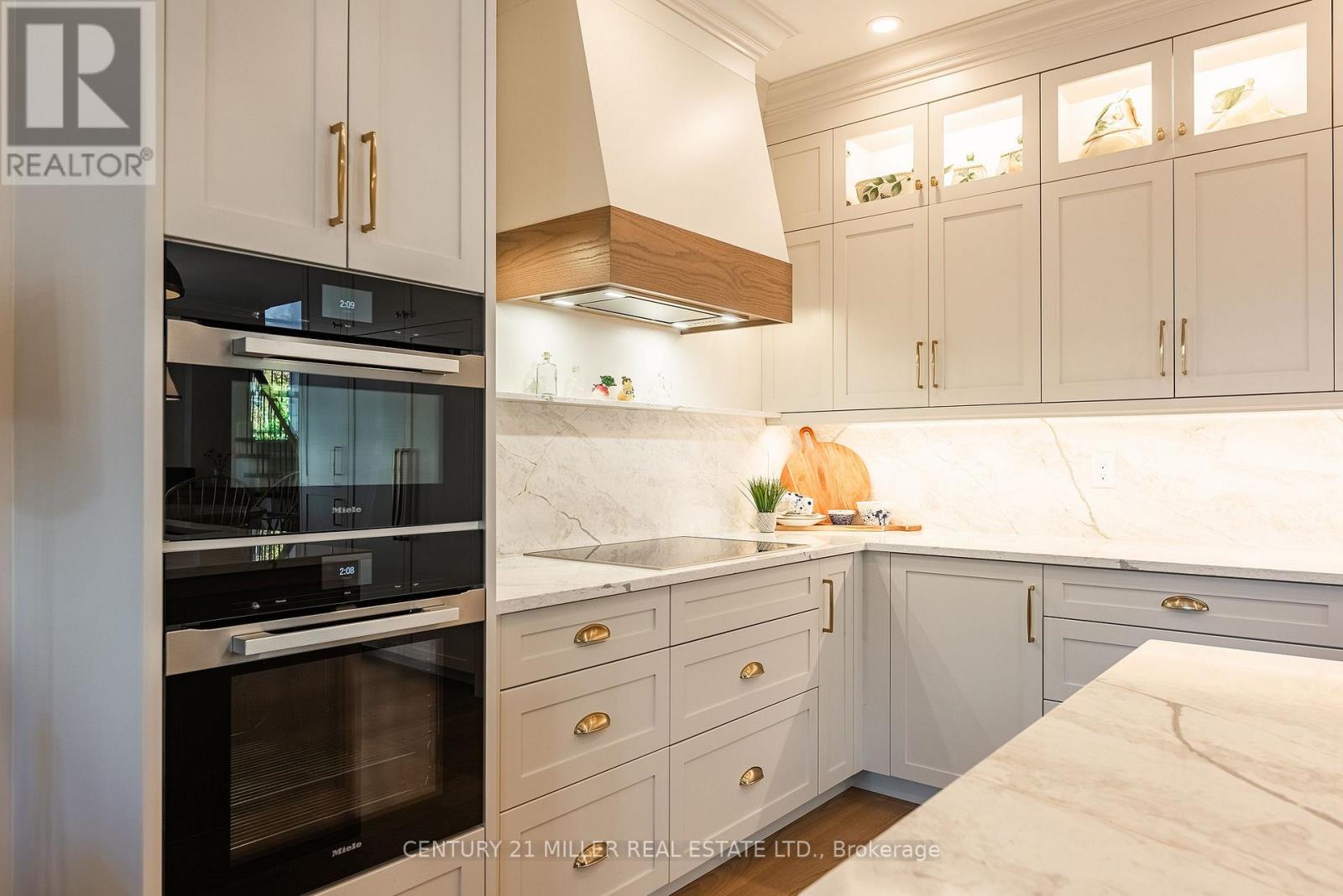 3168 Watercliffe Court, Oakville, ON photo 12