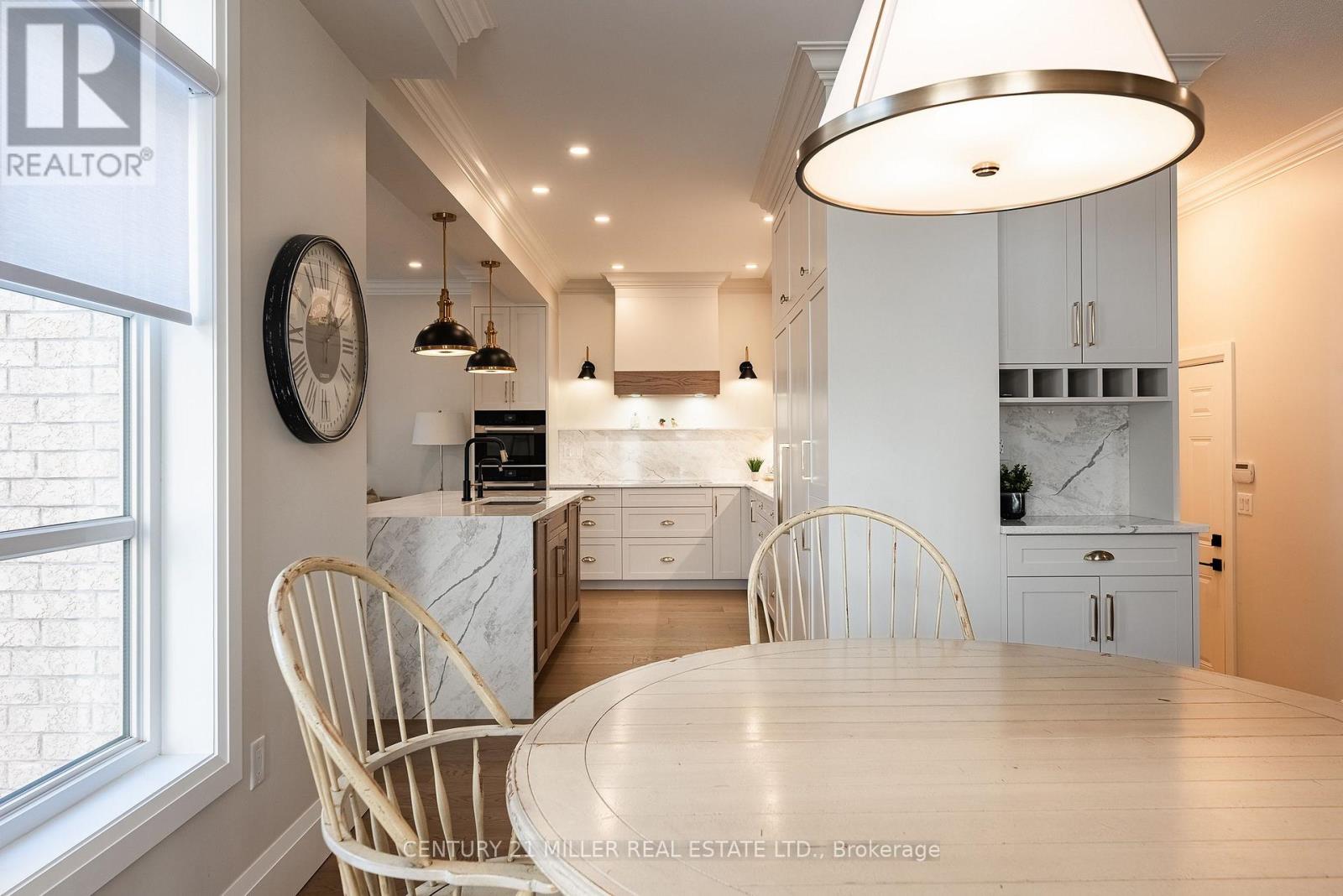 3168 Watercliffe Court, Oakville, ON photo 9