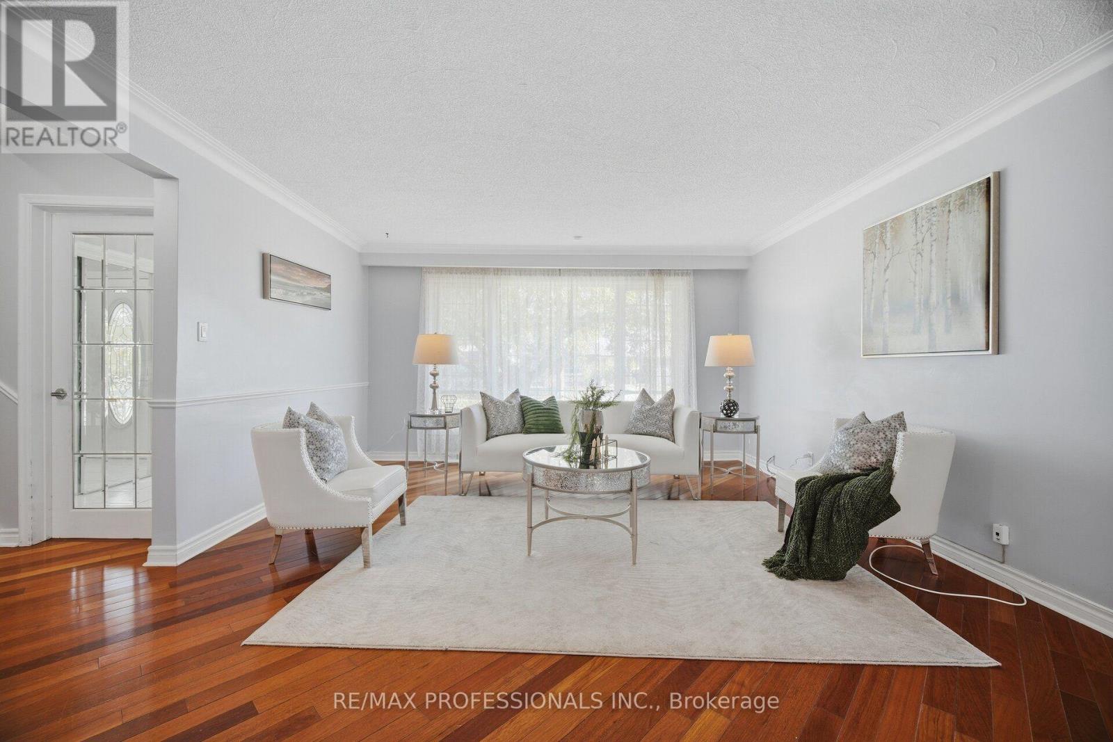 75 Sabrina Drive, Toronto, ON photo 11