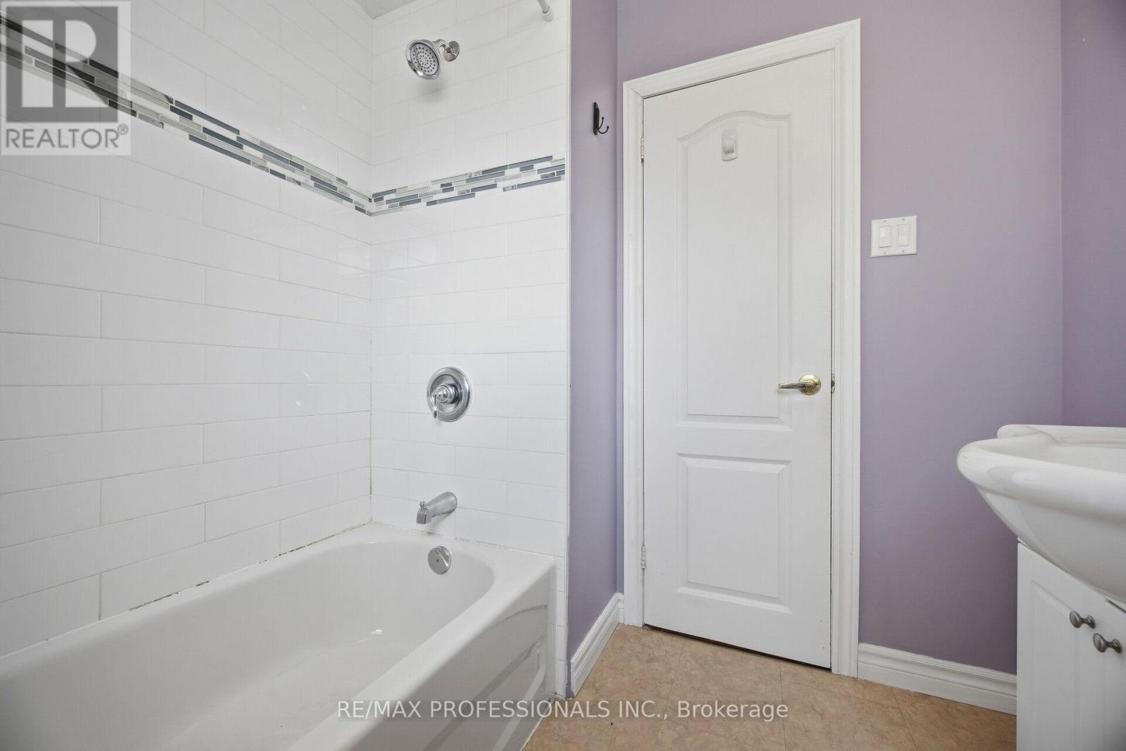 75 Sabrina Drive, Toronto, ON photo 19