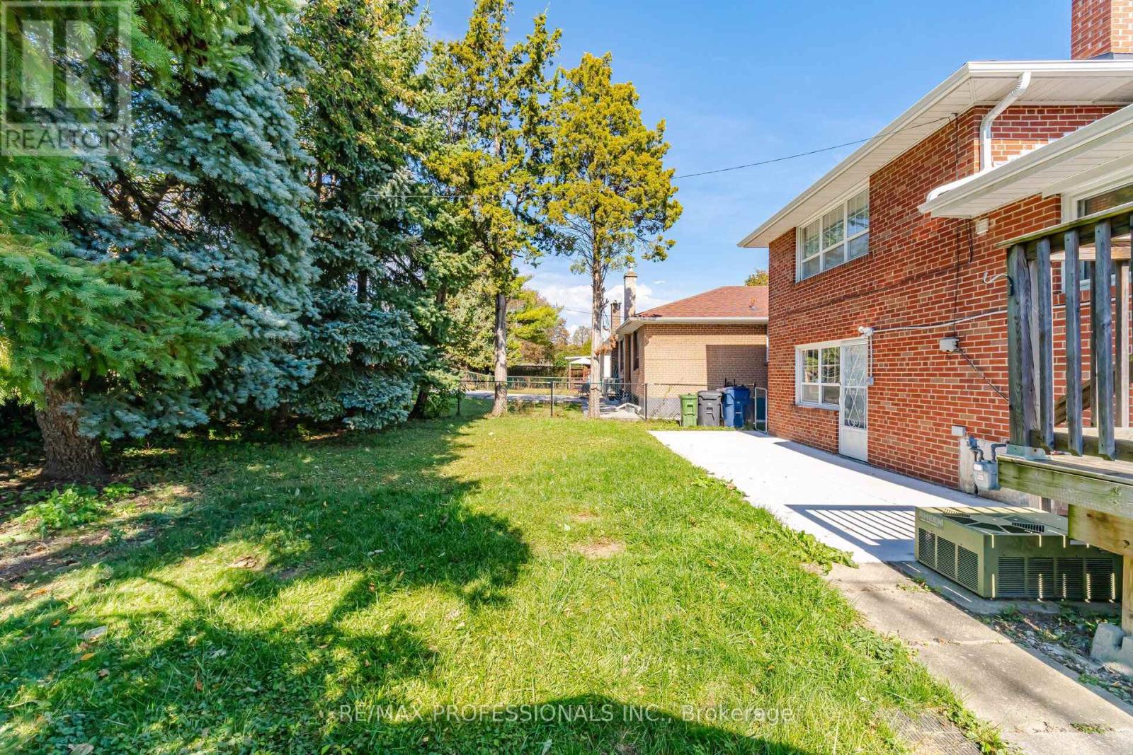 75 SABRINA DRIVE - 45