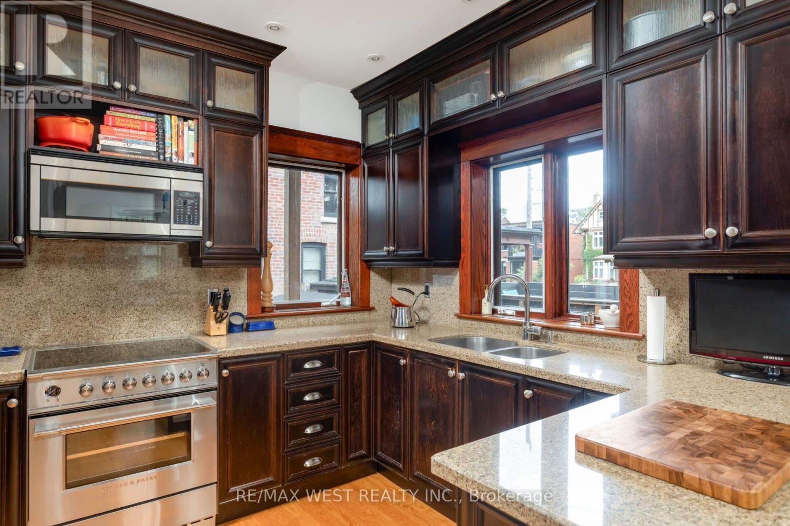 81 Chelsea Avenue, Toronto, ON photo 13