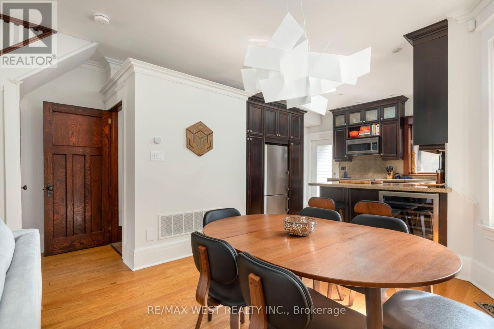 81 Chelsea Avenue, Toronto, ON photo 9