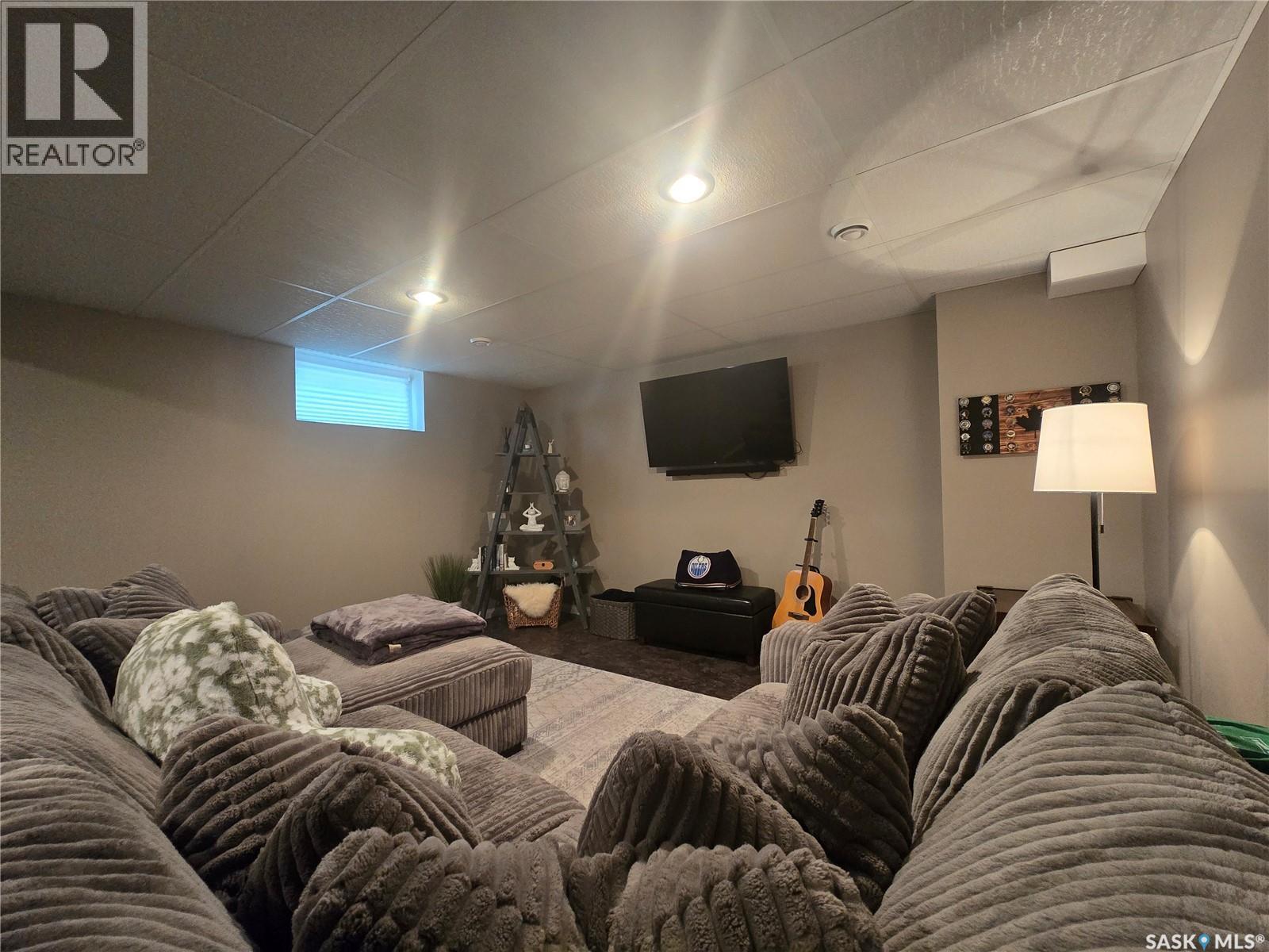 811 JOHNSTON DRIVE, Weyburn — photo 25
