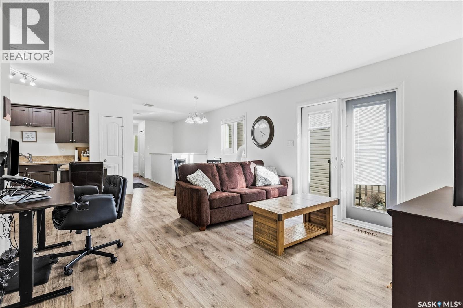 #183 CHATEAU CRESCENT - 10