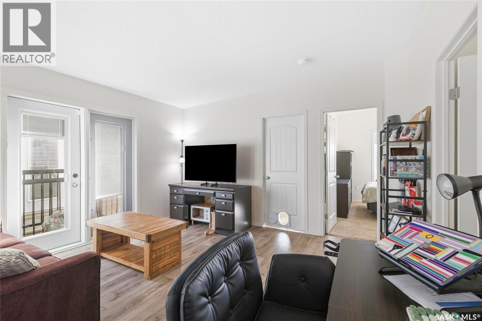 183 CHATEAU CRESCENT, Pilot Butte — photo 12