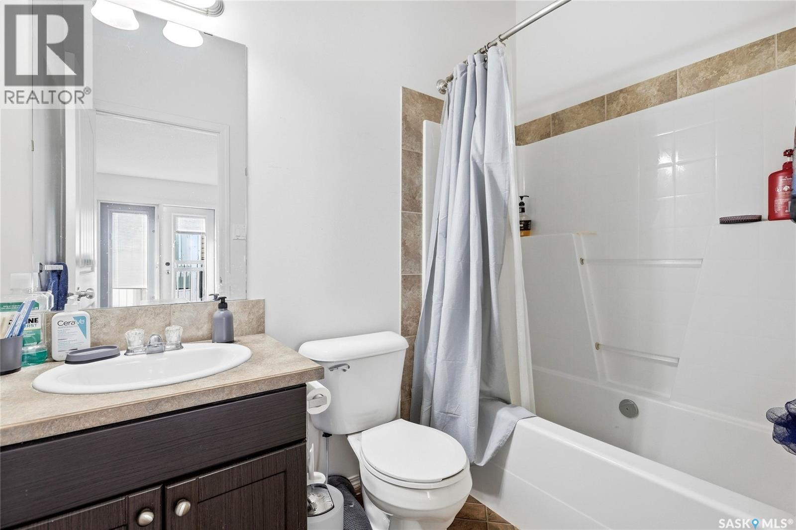 183 CHATEAU CRESCENT, Pilot Butte — photo 15