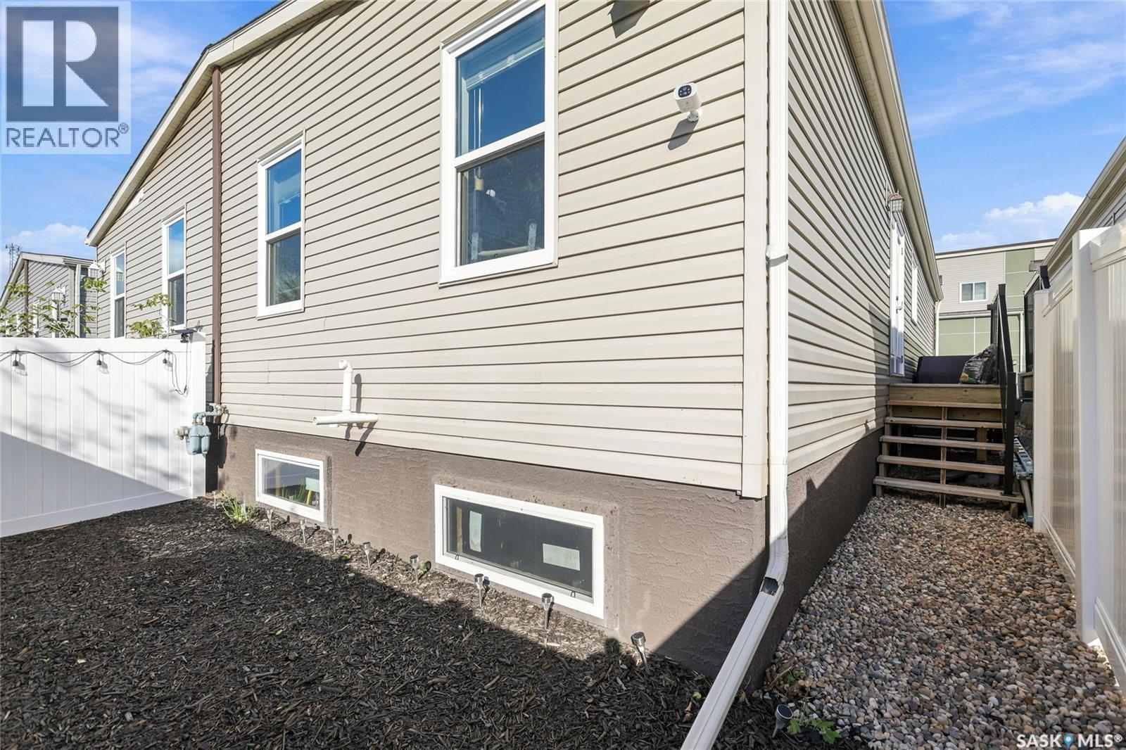183 CHATEAU CRESCENT, Pilot Butte — photo 26