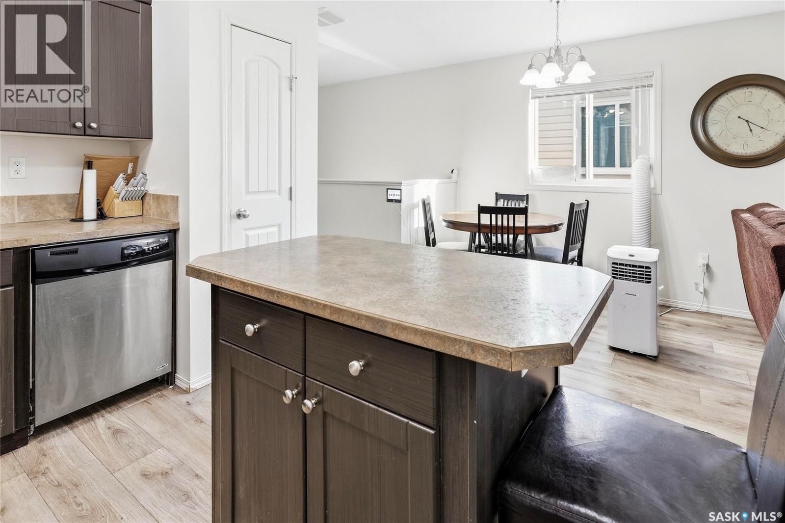 183 CHATEAU CRESCENT, Pilot Butte — photo 8