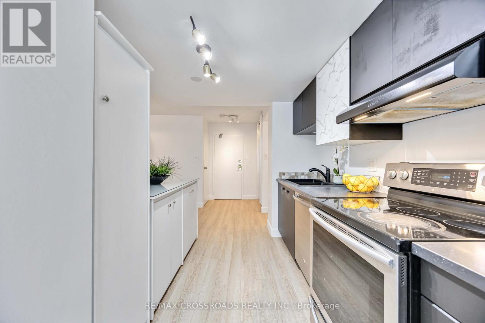 10 Markbrook Lane — photo 21