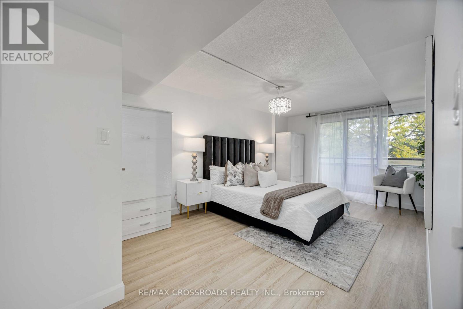 10 Markbrook Lane — photo 32