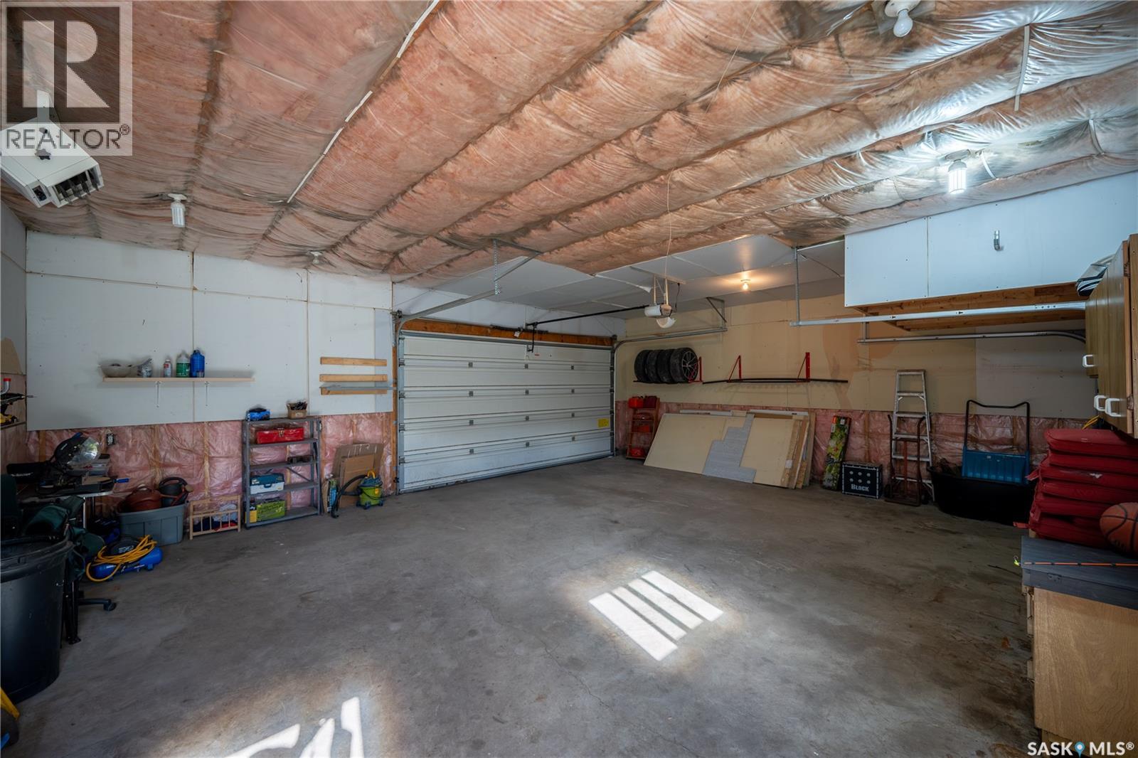 72 Redwood DRIVE - 40