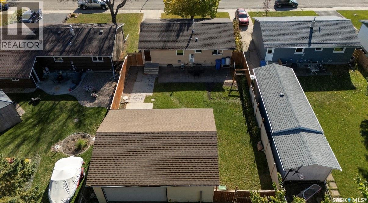 72 Redwood DRIVE - 43