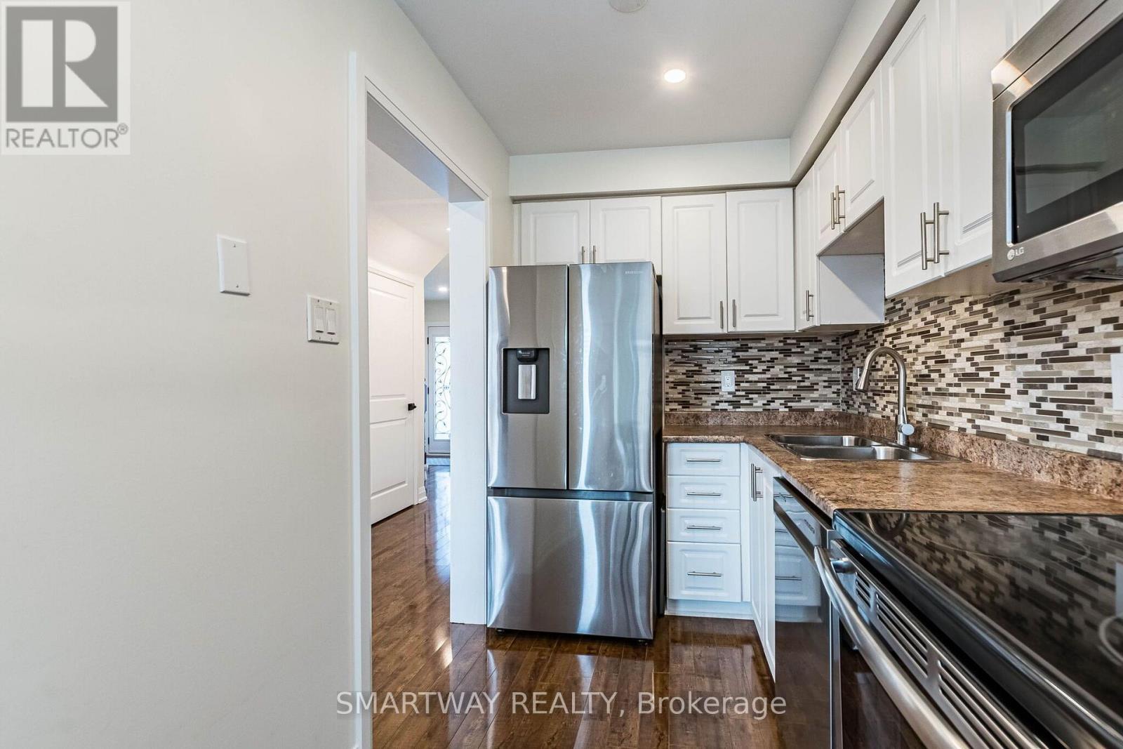 94 Goldenlight Circle — photo 19