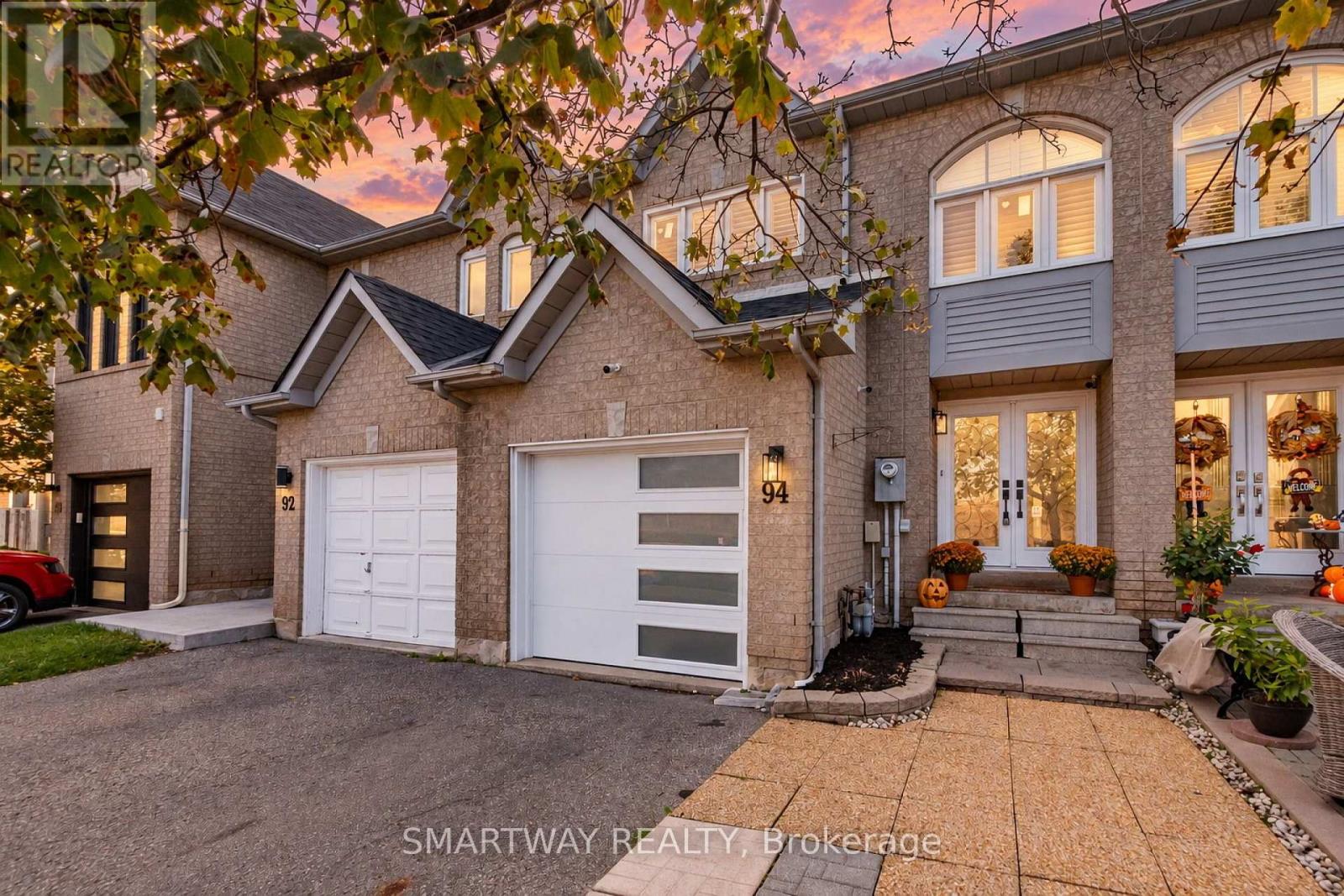 94 GOLDENLIGHT CIRCLE - 2