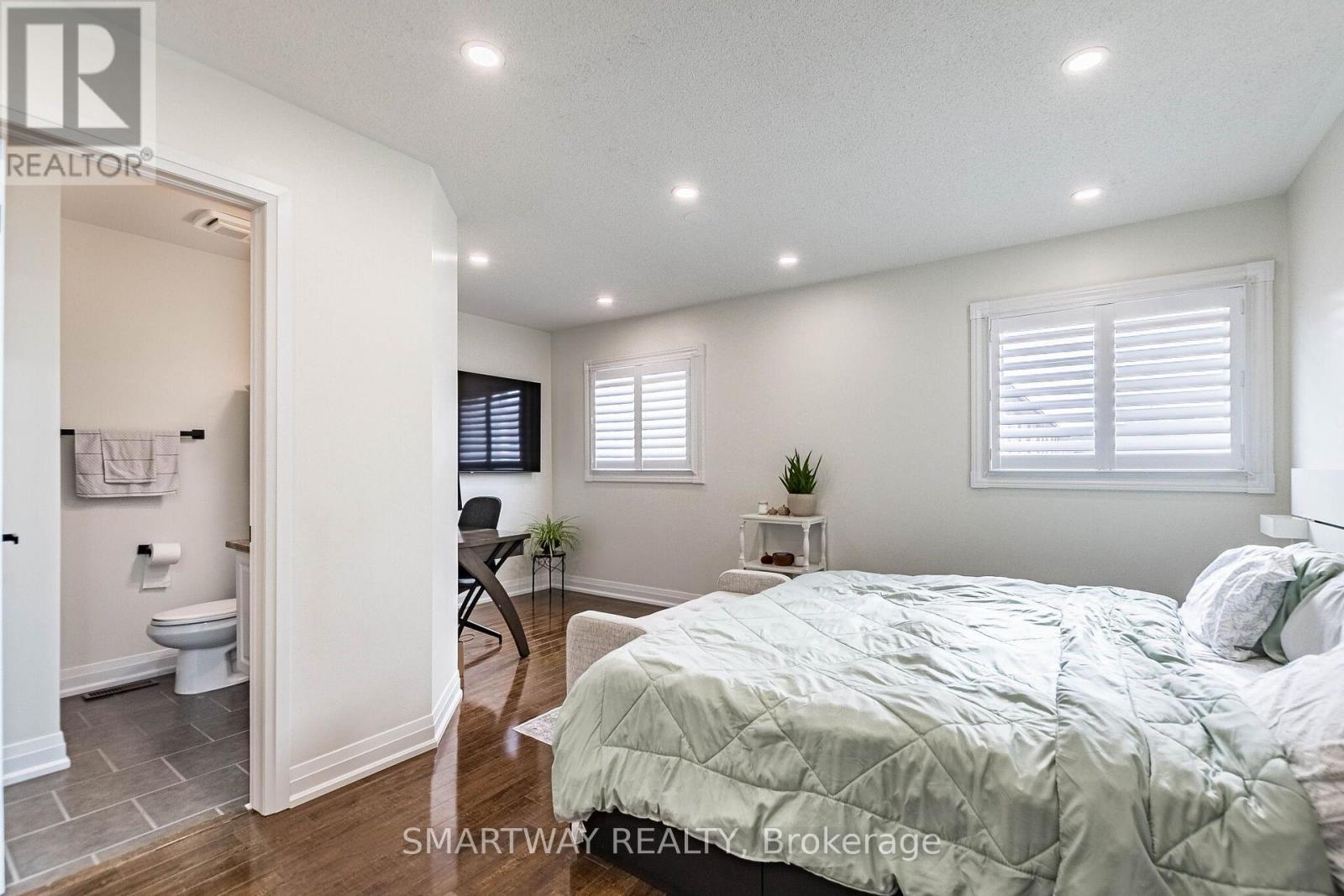 94 Goldenlight Circle — photo 25