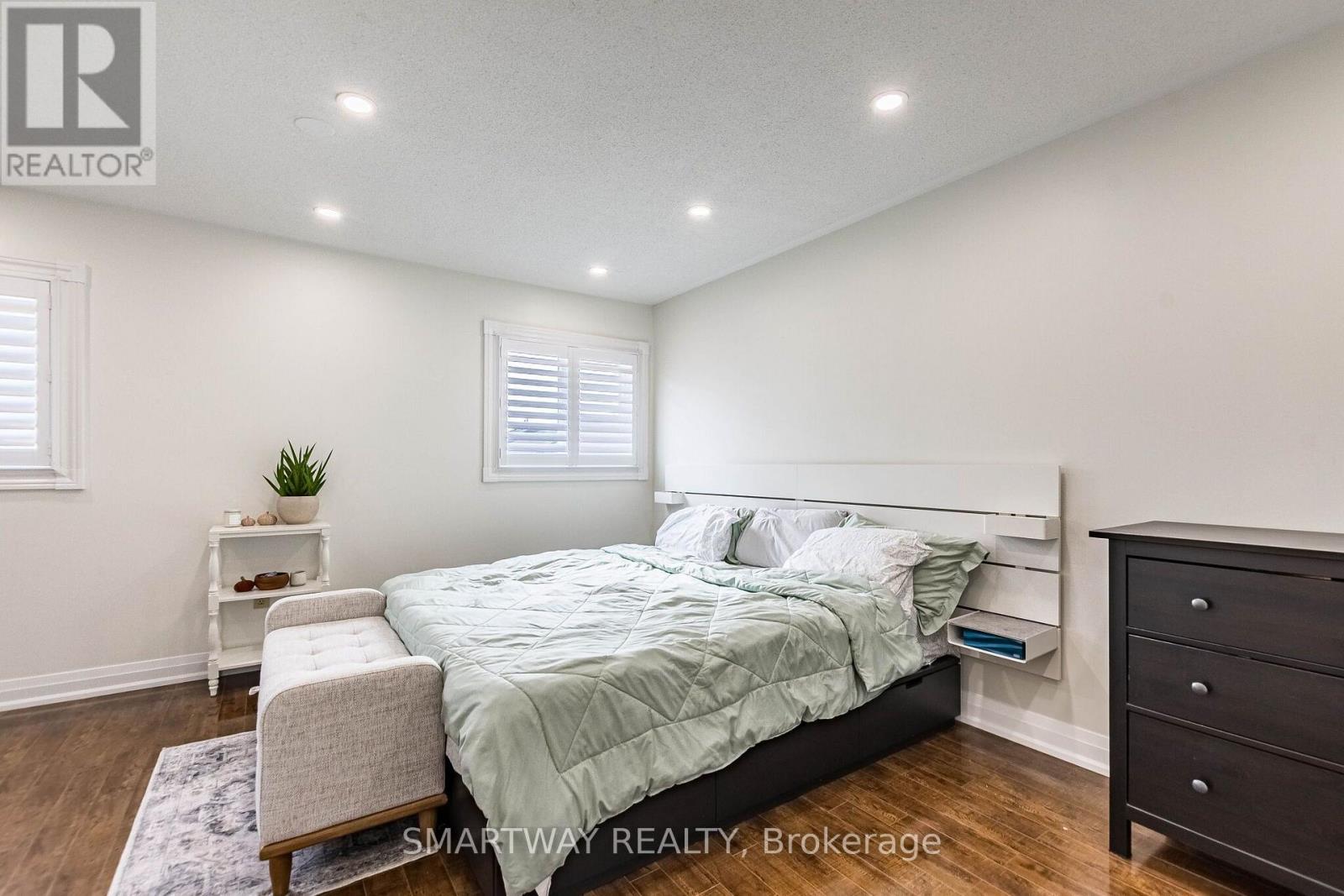 94 Goldenlight Circle — photo 26