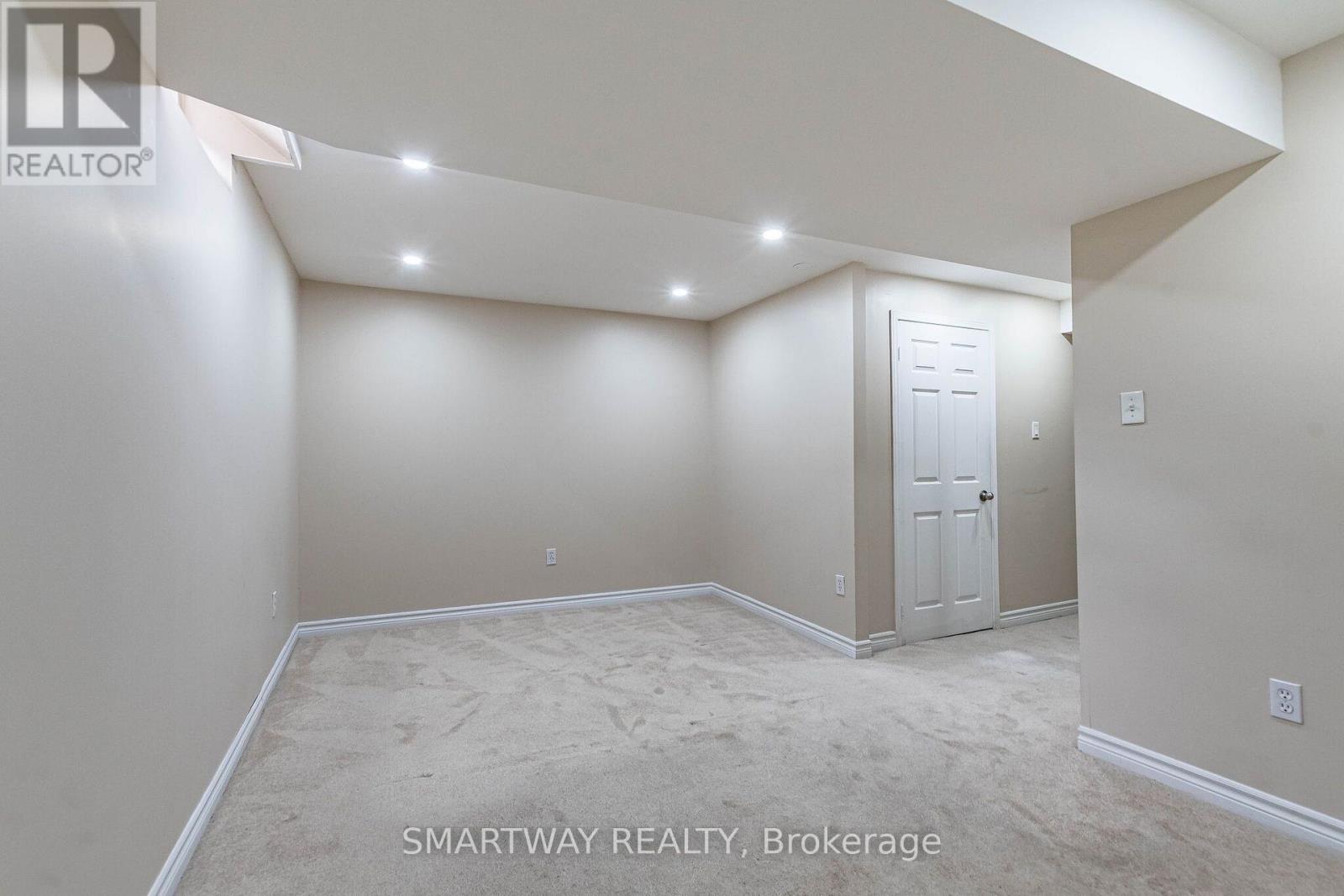 94 Goldenlight Circle — photo 43