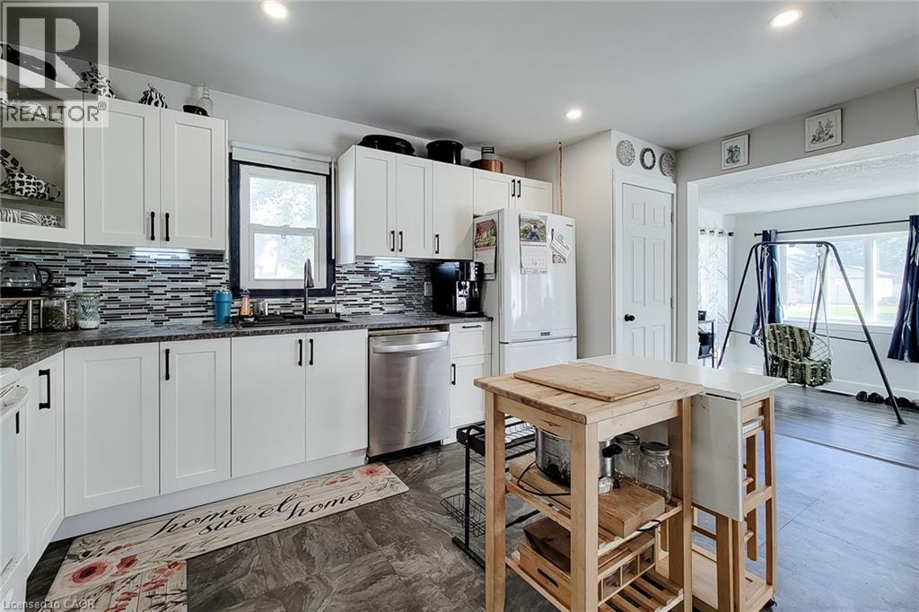 38 Clifford Avenue — photo 24