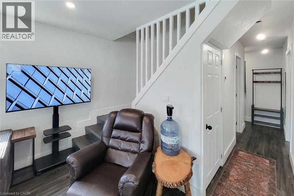 38 Clifford Avenue — photo 32