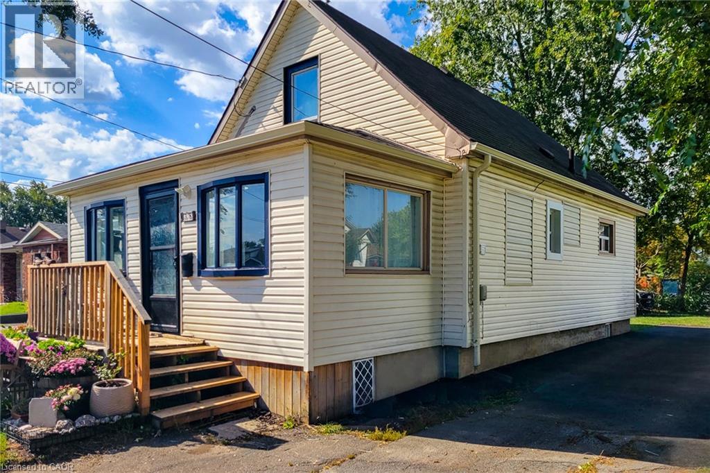 38 CLIFFORD Avenue, Welland — photo 4