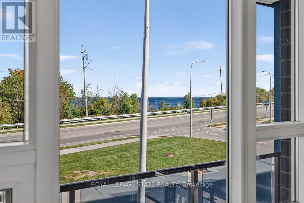 209- 10 Concord Place, Grimsby, ON photo 18