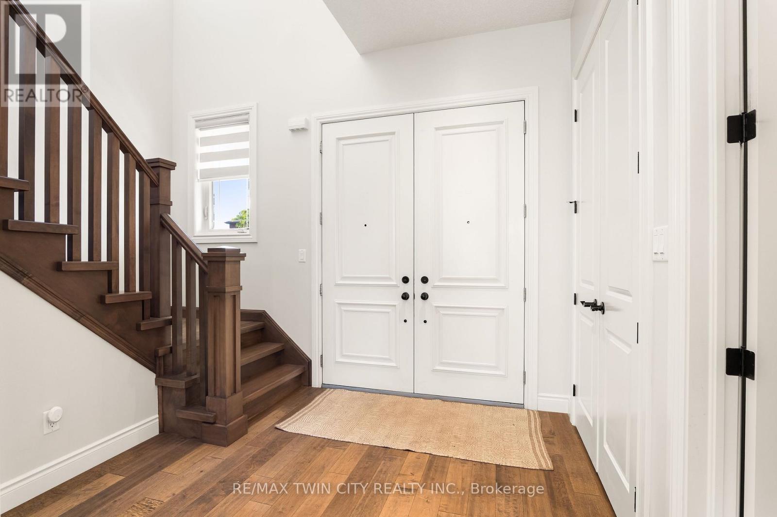 43 Frontier Drive, Kitchener, ON photo 5