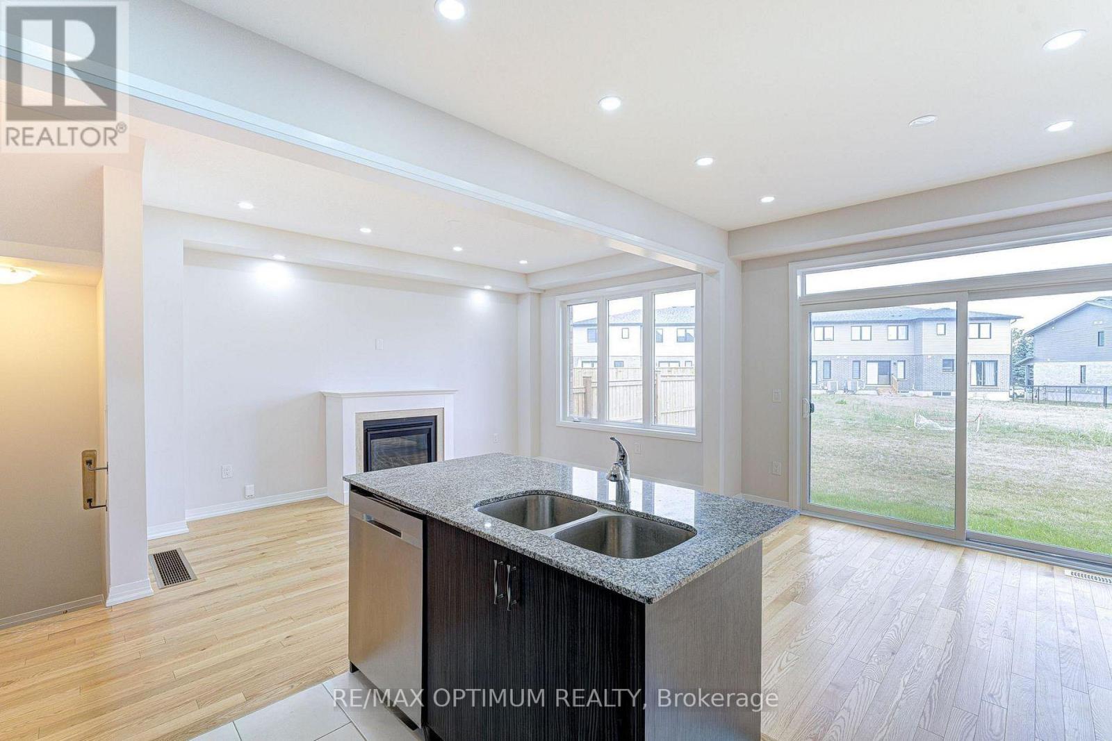 72 Blacklock Street — photo 16