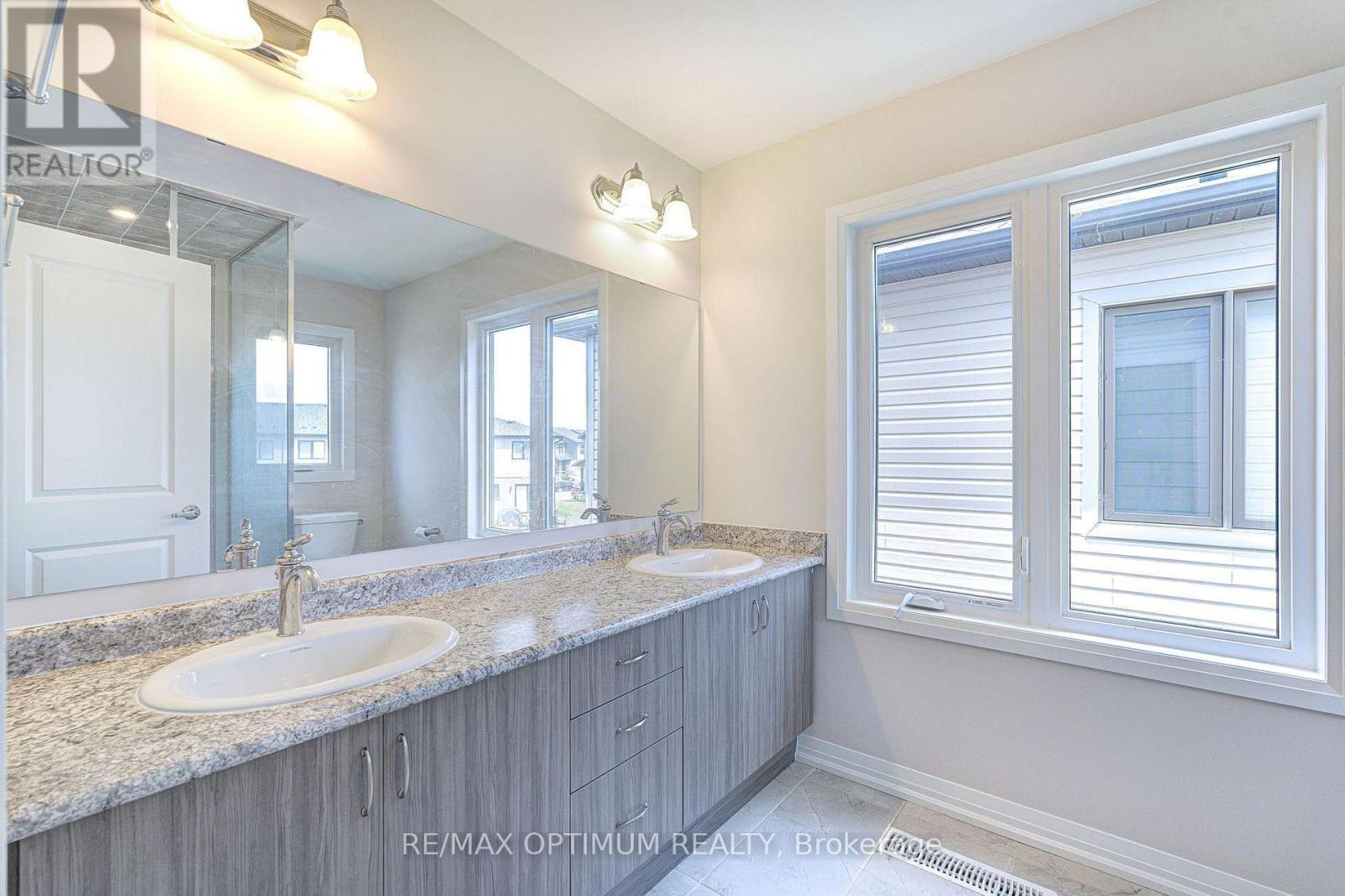 72 Blacklock Street — photo 22