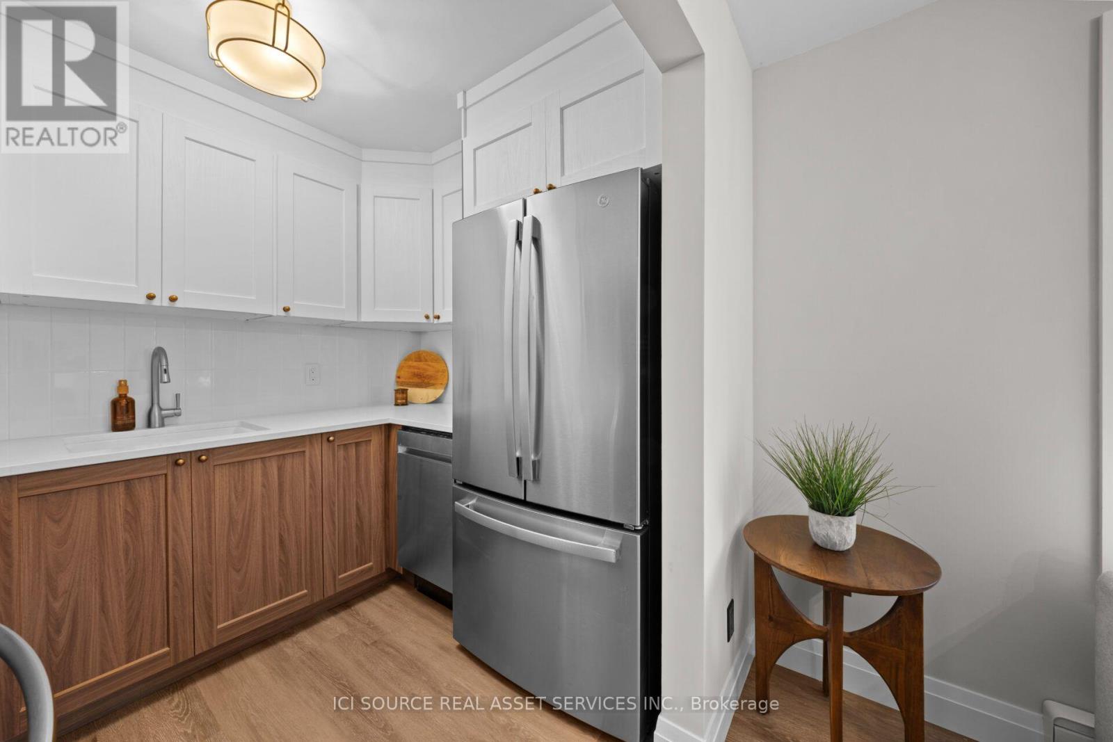 48 Wilson Street West — photo 12