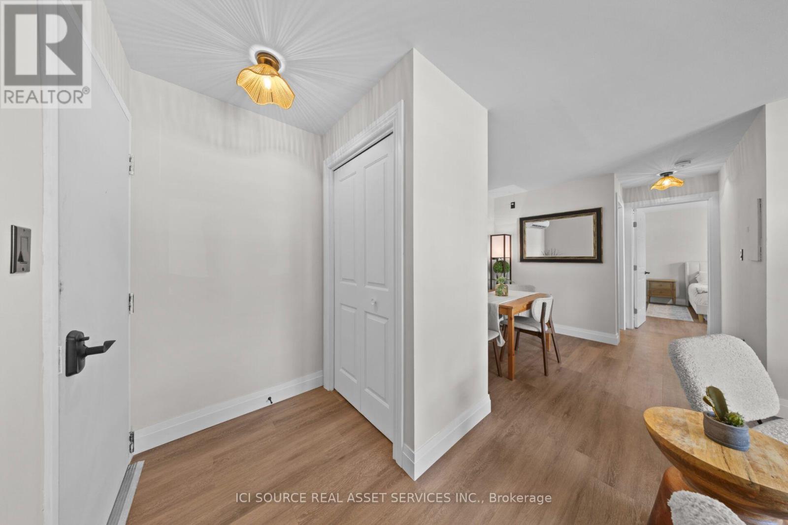 48 Wilson Street West — photo 14