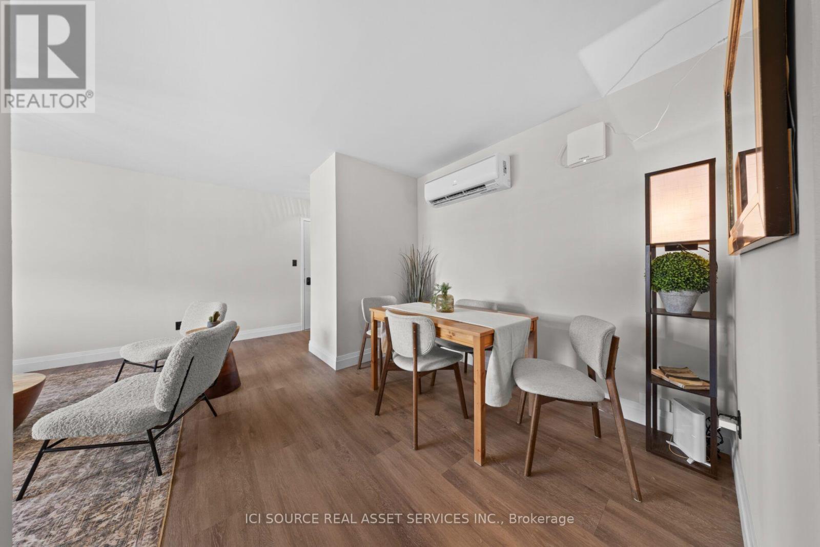 48 Wilson Street West — photo 16