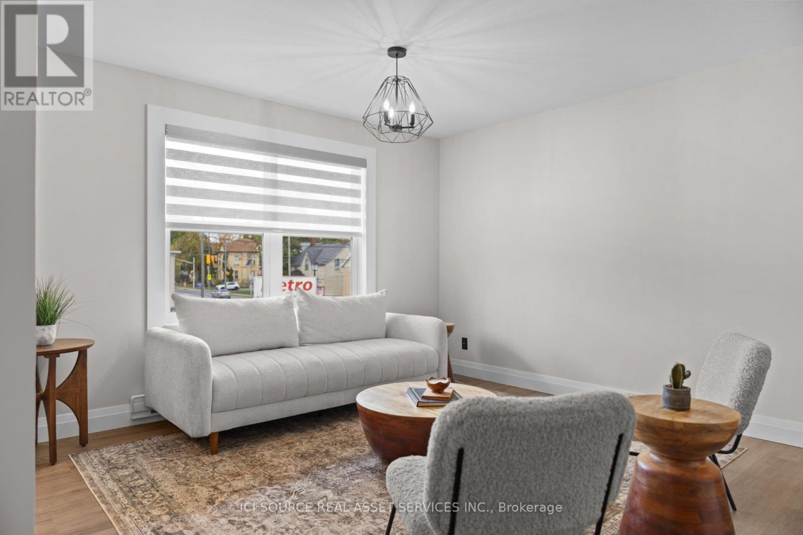 48 Wilson Street West — photo 31