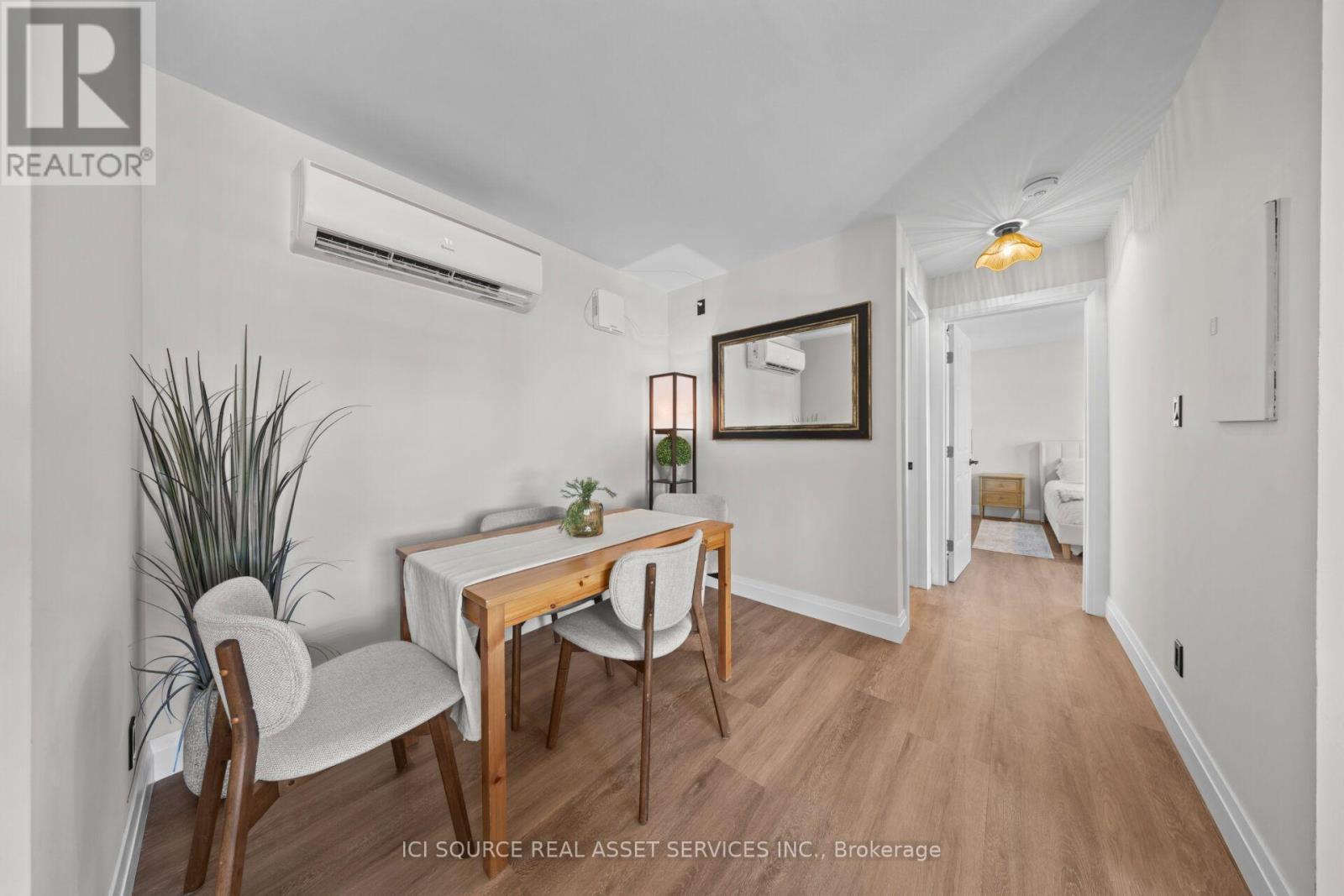 48 Wilson Street West — photo 4