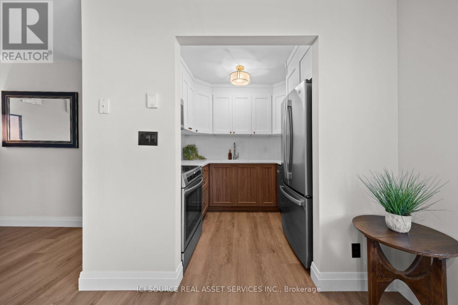 48 Wilson Street West — photo 7